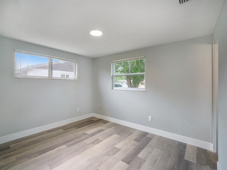 Photo 14 of 24 - 5230 87th Ter N, Pinellas Park, FL 33782
