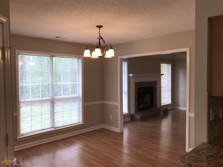 Photo 7 of 29 - 210 Buck Creek Dr, Covington, GA 30016