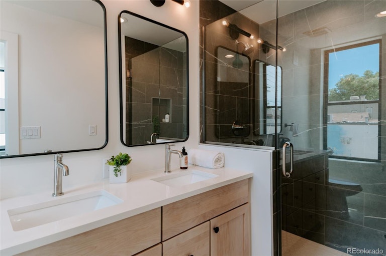 Photo 5 of 16 - 869 30th St, Denver, CO 80205