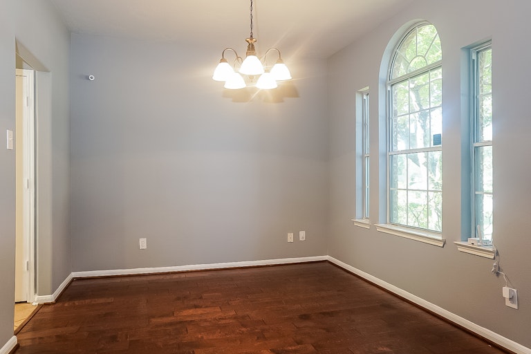 Photo 11 of 27 - 8910 Aberdeen Park Dr, Houston, TX 77095