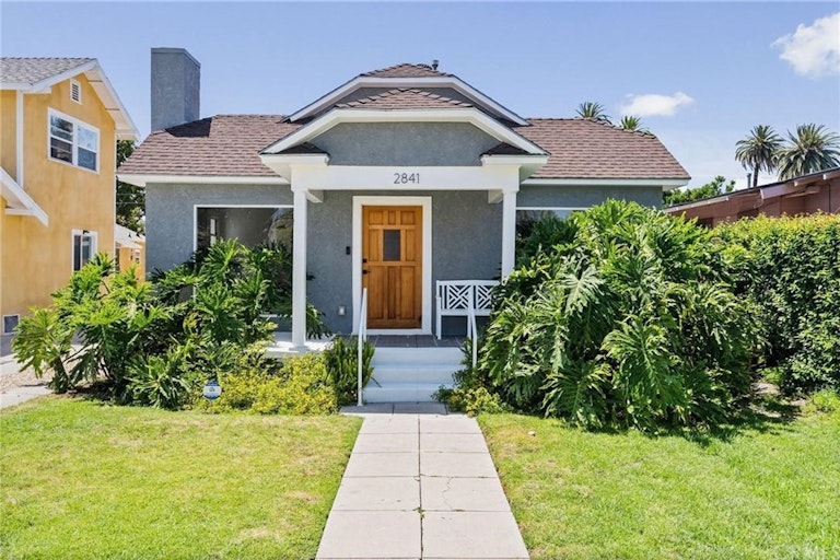 Photo 2 of 64 - 2841 S Palm Grove Ave, Los Angeles, CA 90016