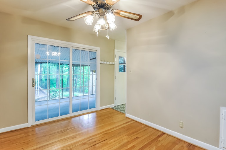 Photo 12 of 25 - 3309 Julian Dr, Raleigh, NC 27604