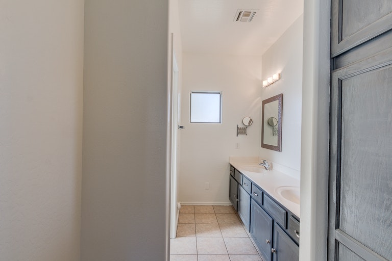 Photo 15 of 27 - 4983 S Ithica St, Chandler, AZ 85249