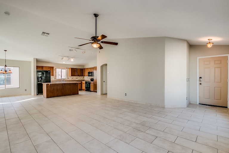 Photo 11 of 32 - 412 E March St, San Tan Valley, AZ 85140
