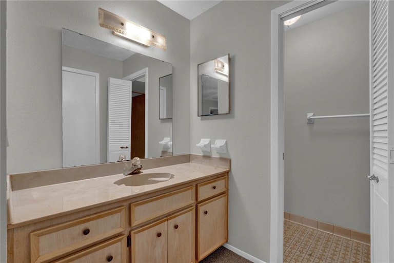 Photo 14 of 28 - 4721 Pine Lake Dr, Saint Cloud, FL 34769