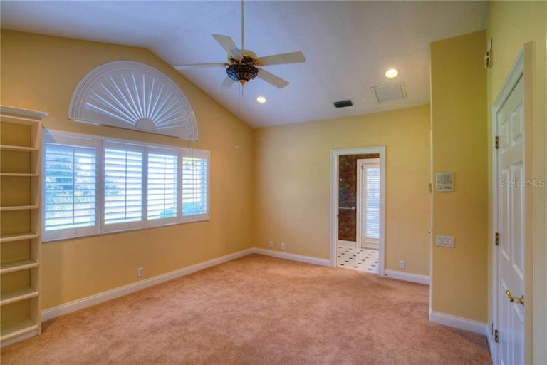 Photo 17 of 25 - 18630 Avenue Capri, Lutz, FL 33558