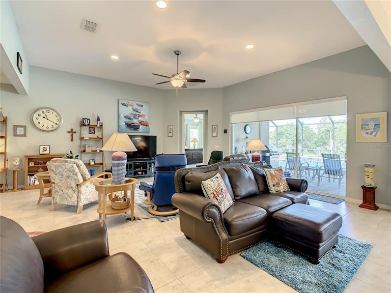 Photo 11 of 70 - 741 San Raphael St, Kissimmee, FL 34759