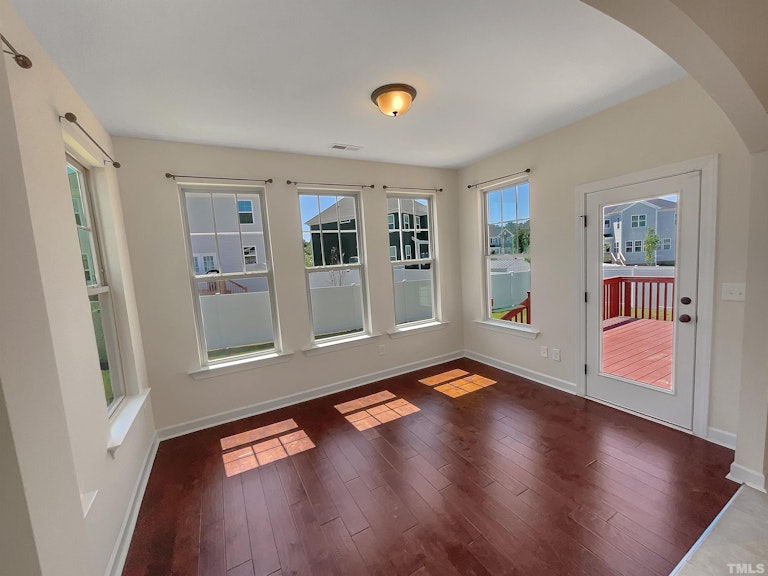 Photo 2 of 23 - 4005 Manderleigh Dr, Knightdale, NC 27545