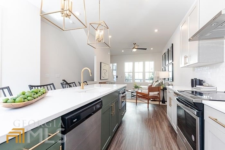 Photo 6 of 14 - 4469 Dalston Dr NE #11, Atlanta, GA 30342