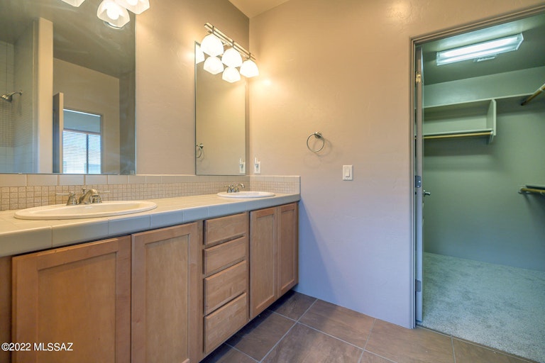 Photo 14 of 35 - 4199 N Stone Cliff Dr, Tucson, AZ 85705