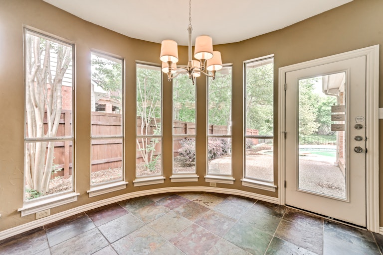 Photo 11 of 27 - 212 Hollywood Dr, Coppell, TX 75019