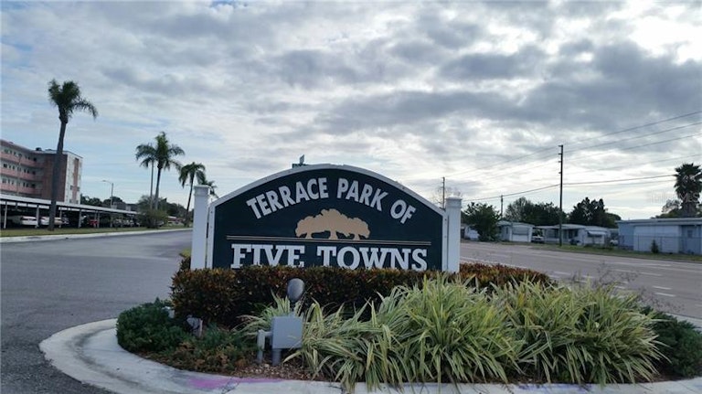 Photo 1 of 21 - 5521 80th St N #512, Saint Petersburg, FL 33709