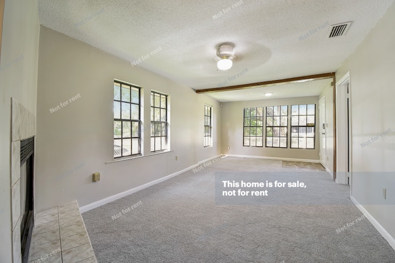 Photo 19 of 29 - 827 Dennison St, Jacksonville, FL 32254
