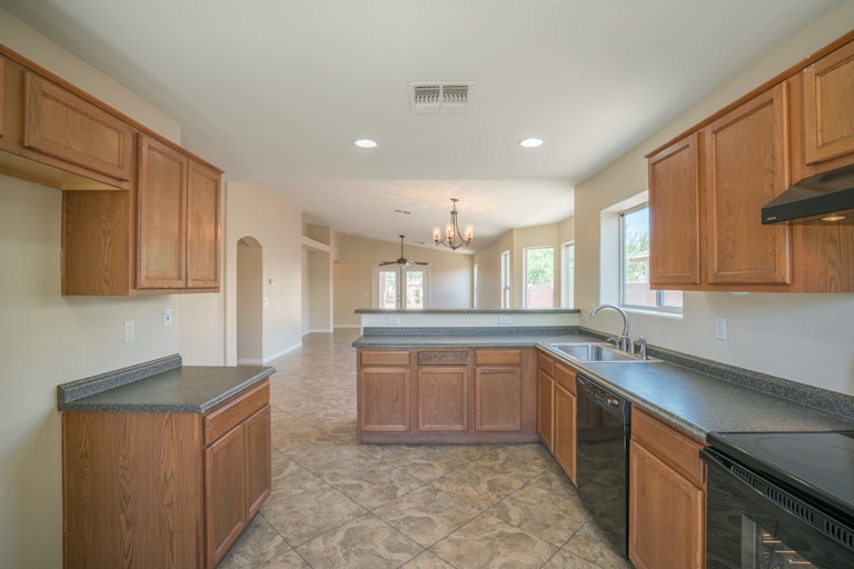 Photo 6 of 26 - 953 S 242nd Dr, Buckeye, AZ 85326
