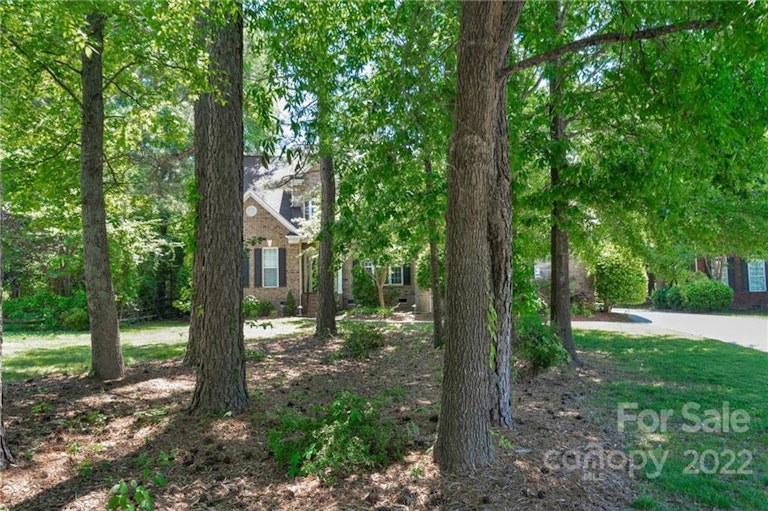 Photo 3 of 48 - 5418 Shoal Brook Ct, Charlotte, NC 28277