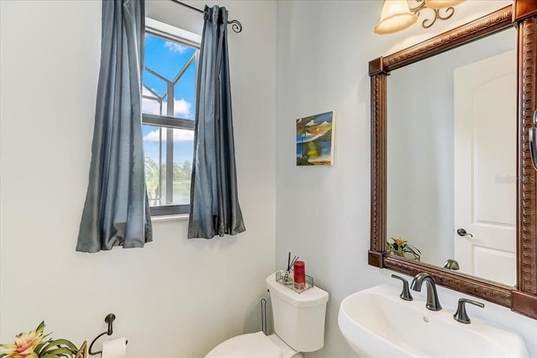 Photo 22 of 35 - 14722 Secret Harbor Pl, Lakewood Ranch, FL 34202