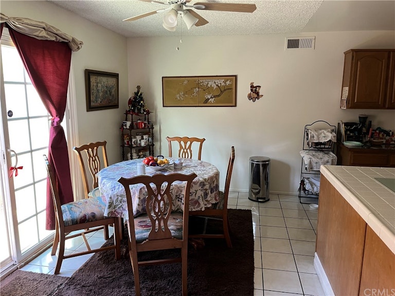 Photo 5 of 9 - 3102 S Townsend St, Santa Ana, CA 92704