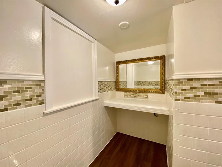 Photo 19 of 22 - 703 N Washington St, Farmersville, TX 75442