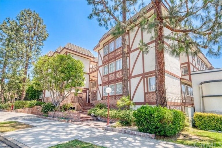 Photo 1 of 50 - 4536 Wilshire Blvd #106, Los Angeles, CA 90010