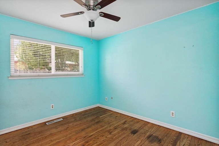 Photo 25 of 30 - 4617 Foutz Ct, Sacramento, CA 95821
