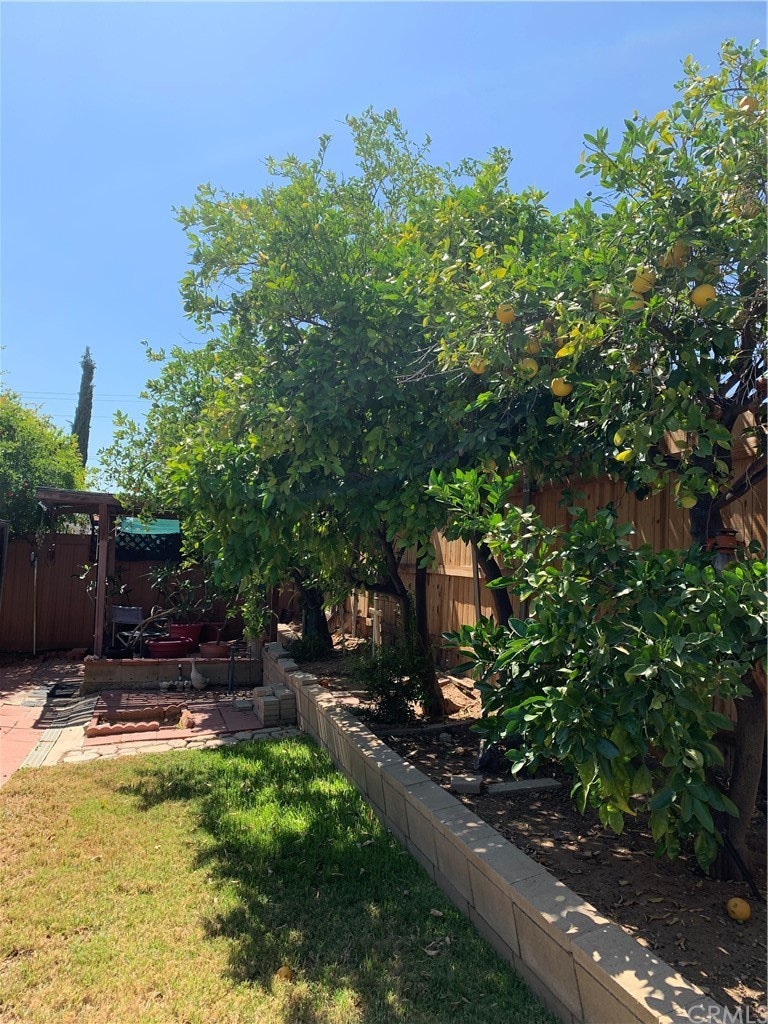 Photo 35 of 40 - 23036 Dracaea Ave, Moreno Valley, CA 92553