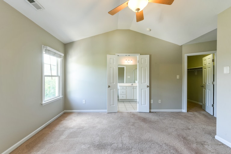 Photo 10 of 21 - 50406 Governors Dr, Chapel Hill, NC 27517