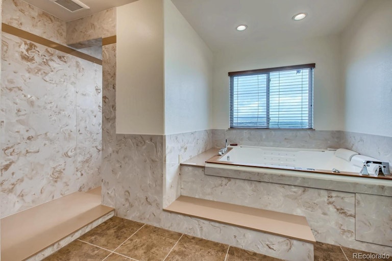 Photo 19 of 38 - 6233 Lake Gulch Rd, Castle Rock, CO 80104