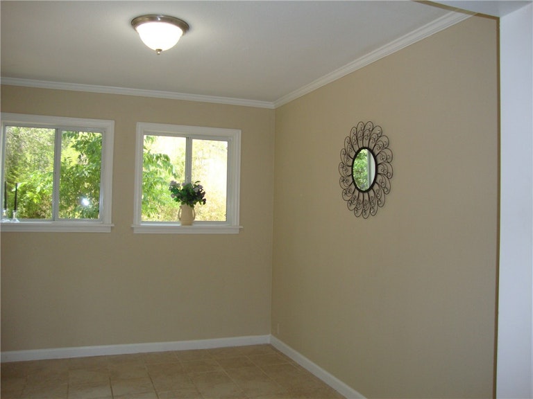 Photo 9 of 25 - 10716 Sunny Ln, Jonestown, TX 78645