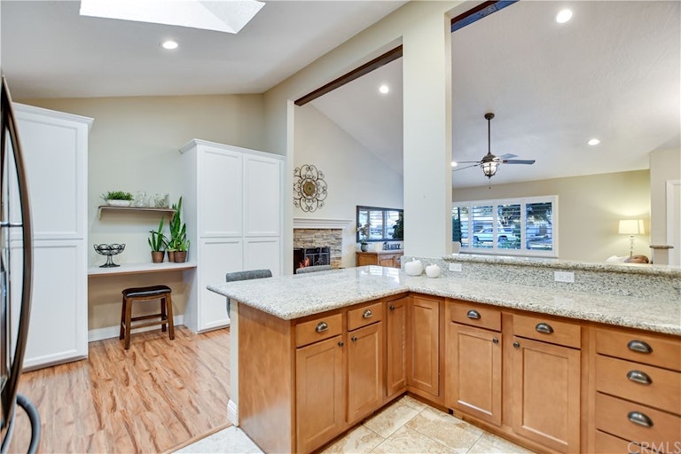 Photo 16 of 50 - 1986 Peyton Rd, La Verne, CA 91750