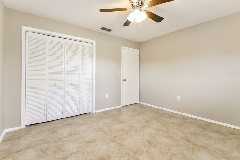 Photo 22 of 27 - 1195 Glowood Ave, Spring Hill, FL 34609