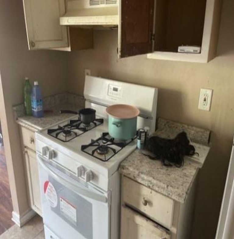 Photo 6 of 15 - 907 Pine Tree Trl #13A, Atlanta, GA 30349