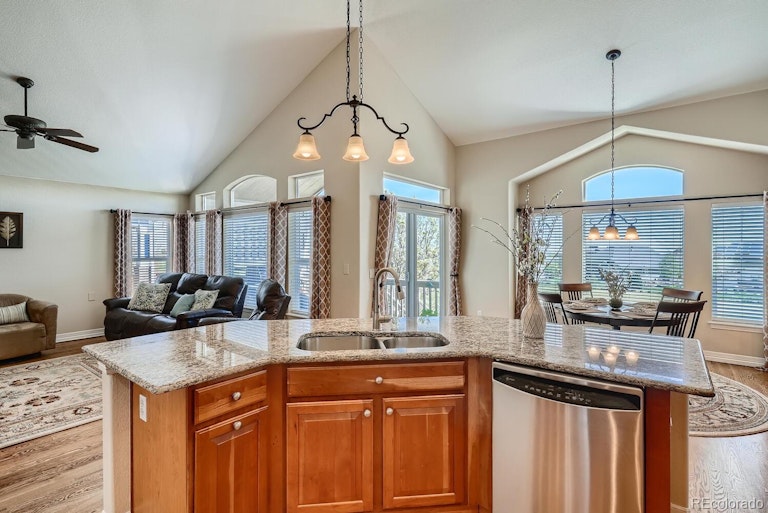 Photo 10 of 40 - 26741 E Clifton Dr, Aurora, CO 80016