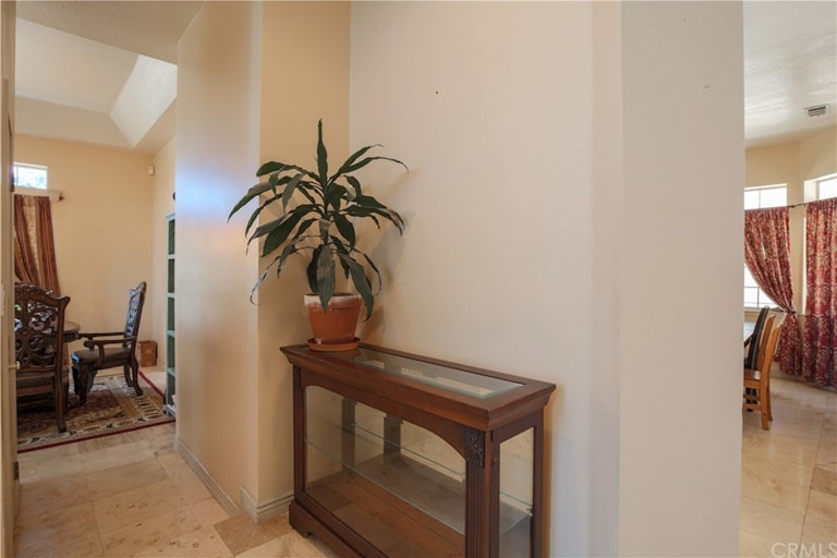 Photo 12 of 32 - 13609 Mesa Sol Dr, Yucaipa, CA 92399