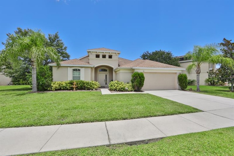 Photo 2 of 50 - 801 Seminole Sky Dr, Ruskin, FL 33570
