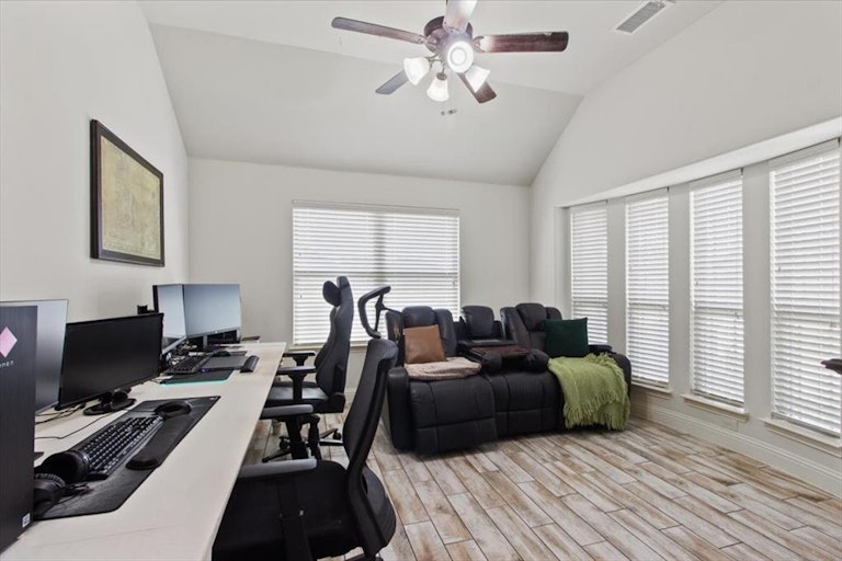 Photo 5 of 25 - 915 Birchwood Dr, Wylie, TX 75098