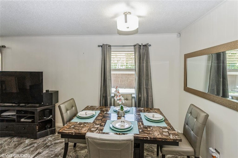 Photo 6 of 31 - 13102 Twin Oaks Dr, Balch Springs, TX 75180
