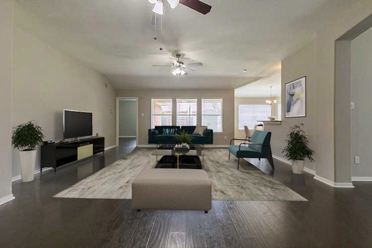 Photo 3 of 25 - 1123 Nikki Ln, Stafford, TX 77477
