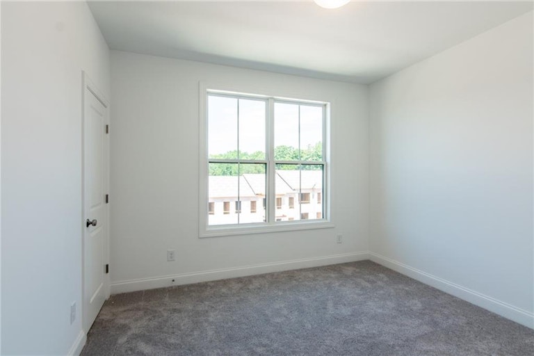 Photo 26 of 37 - 211 Downing Dr #81, Alpharetta, GA 30022
