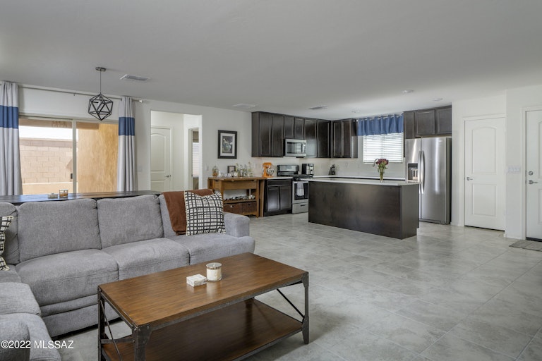 Photo 2 of 17 - 884 W Calle Sucre, Sahuarita, AZ 85629