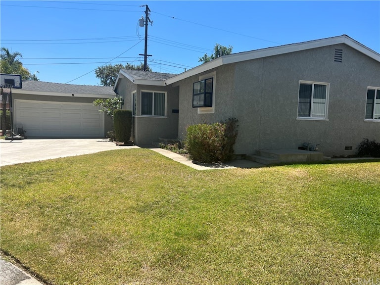 Photo 1 of 36 - 1444 W Lory Ave, Anaheim, CA 92802