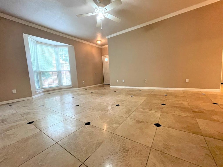 Photo 3 of 23 - 2255 Braeswood Park Dr #264, Houston, TX 77030