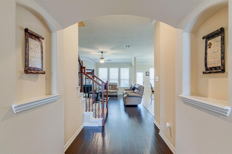 Photo 10 of 40 - 1508 Fallingwater Trl, Haslet, TX 76052