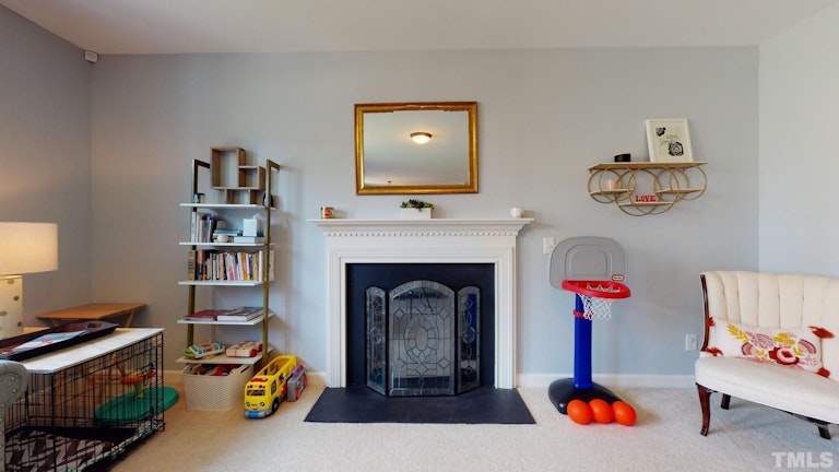 Photo 6 of 40 - 6209 Sparkling Brook Dr, Raleigh, NC 27616