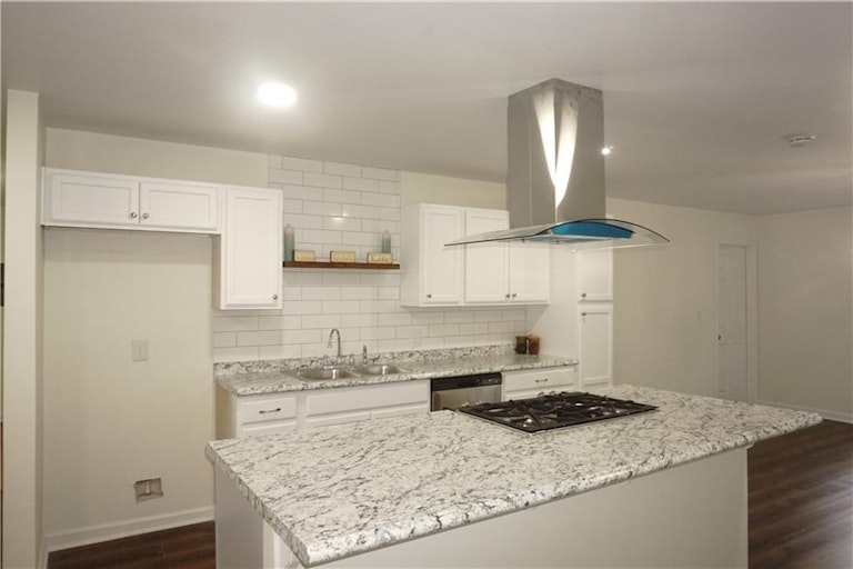 Photo 5 of 17 - 6161 Edward St, Atlanta, GA 30340