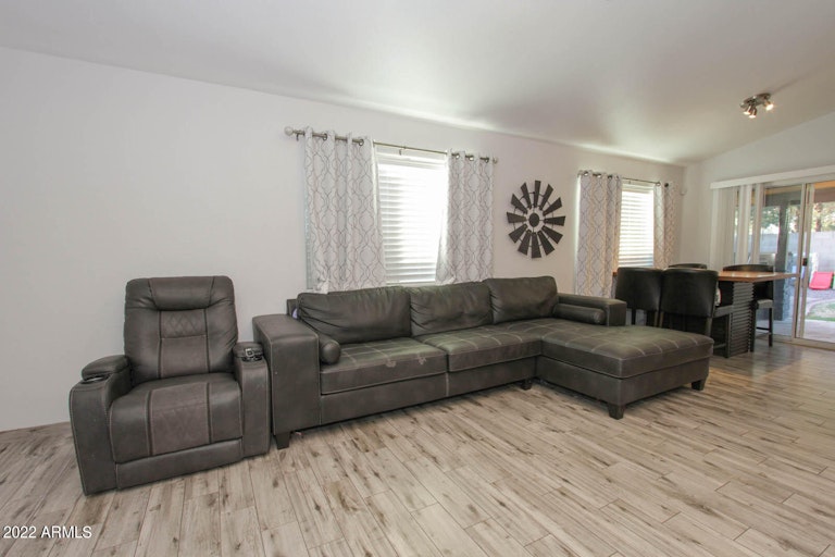 Photo 23 of 44 - 3048 W Zachary Dr, Phoenix, AZ 85027