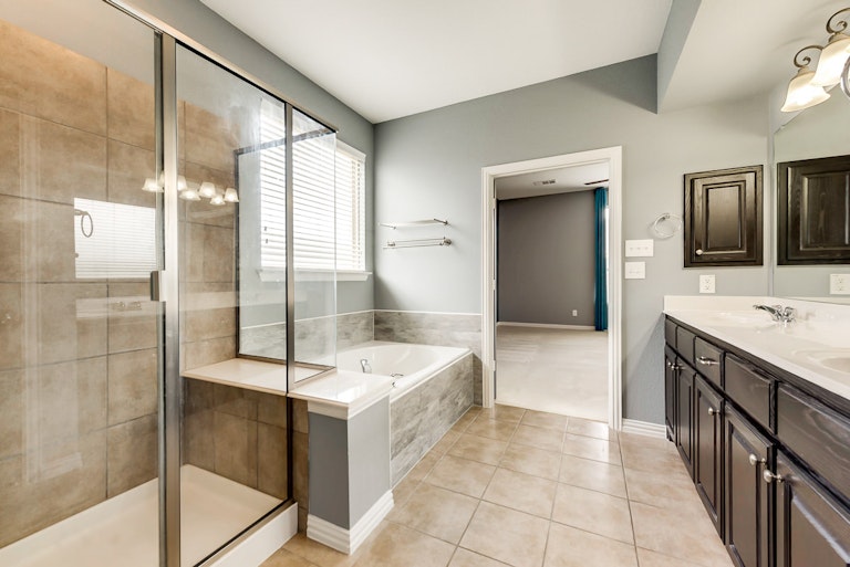 Photo 16 of 29 - 8121 Mountain Cedar Dr, Fort Worth, TX 76131