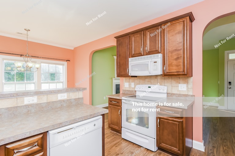 Photo 13 of 25 - 634 Lawson Cypress Ln, Fuquay Varina, NC 27526