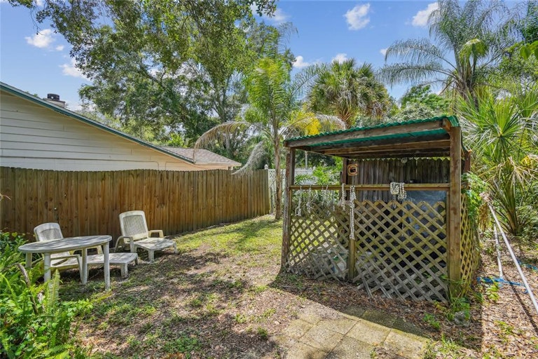 Photo 17 of 84 - 11718 N Ola Ave, Tampa, FL 33612