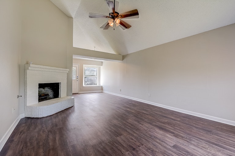 Photo 36 of 37 - 9032 Elbe Trl, Fort Worth, TX 76118