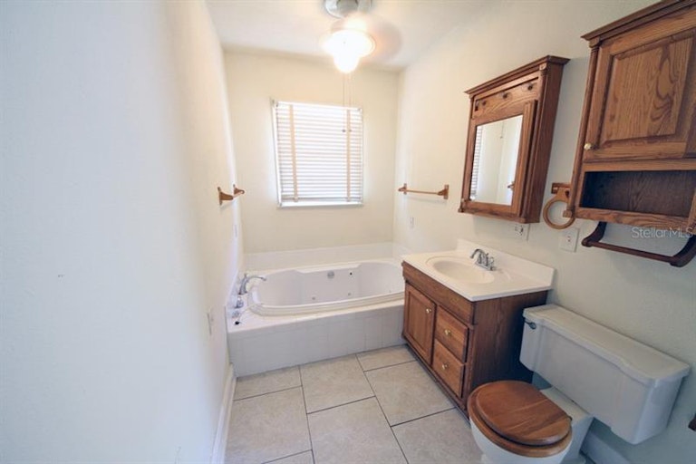 Photo 9 of 11 - 205 Sunburst Ct, Clearwater, FL 33755